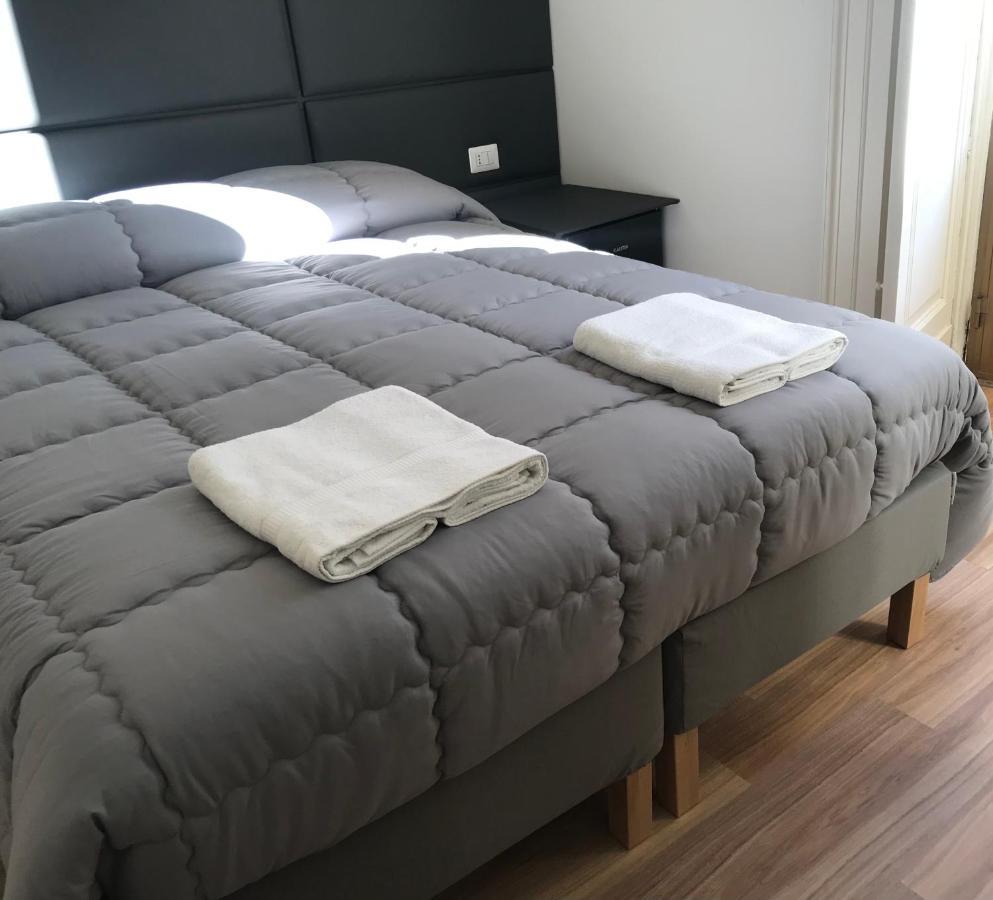 Motta Palace Apartments & Rooms Motta Sant' Anastasia Luaran gambar