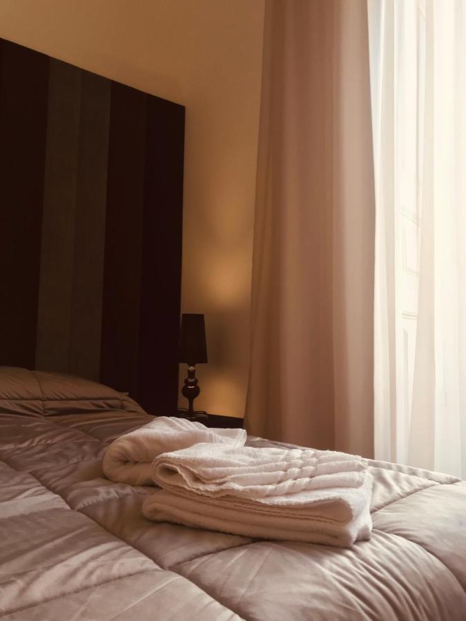 Motta Palace Apartments & Rooms Motta Sant' Anastasia Luaran gambar