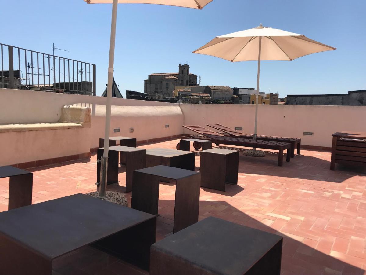 Motta Palace Apartments & Rooms Motta Sant' Anastasia Luaran gambar